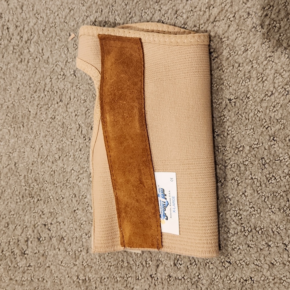 Sport Aid X-Large brace with removable metal rod